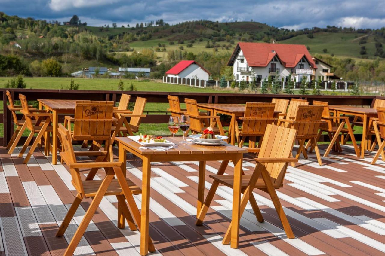 Hotel La Dolce Vita Zărneşti Exteriör bild