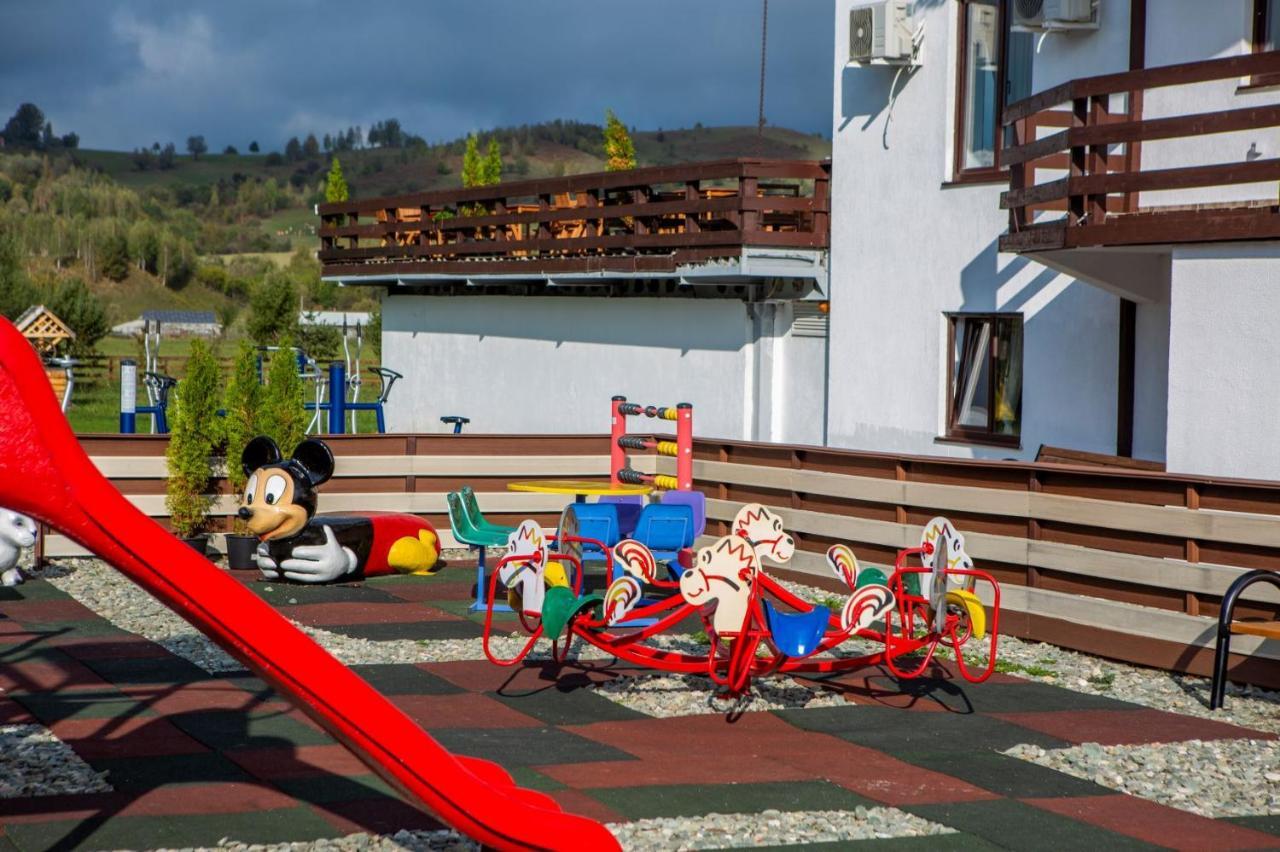 Hotel La Dolce Vita Zărneşti Exteriör bild