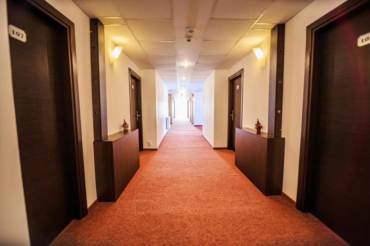 Hotel La Dolce Vita Zărneşti Exteriör bild